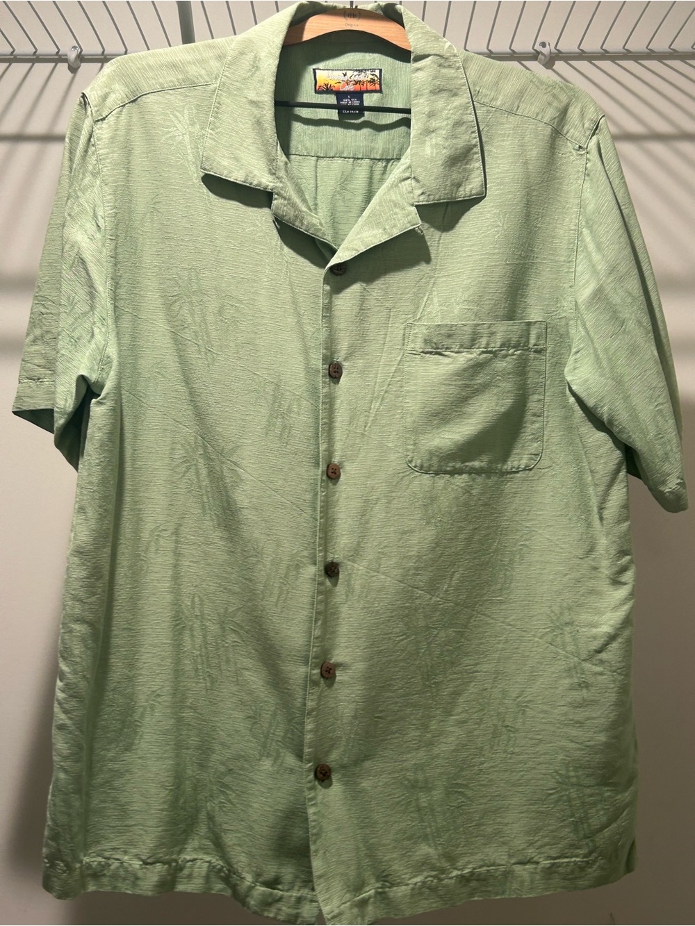 Havana Jack’s Men’s Light Green Short-Sleeve %100 Sillk Button-Down Shirt L